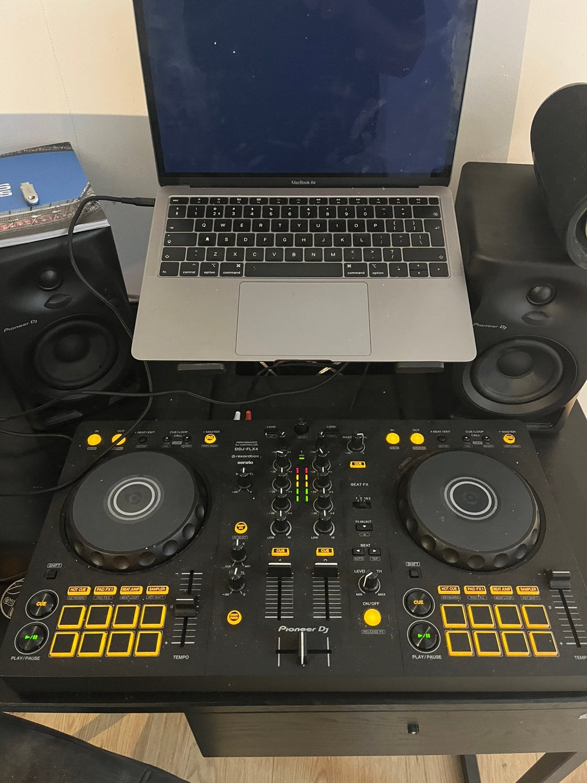Pioneer FLX4 + Boxen en Laptop Standaard ( doos aanwezig ), Ophalen of Verzenden, Zo goed als nieuw, Pioneer