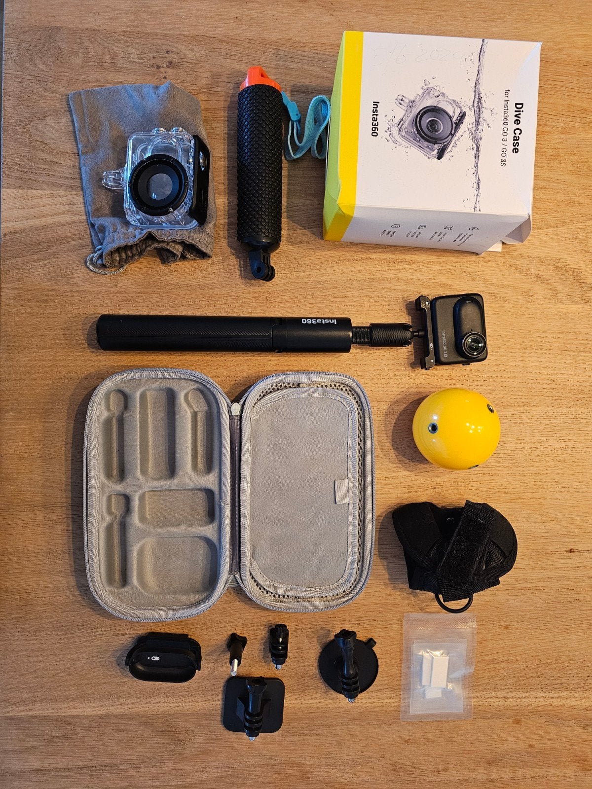 Insta360 GO 3S 128GB Zwart Creator Bundle + Dive Case, Ophalen of Verzenden, Zo goed als nieuw, Overige merken