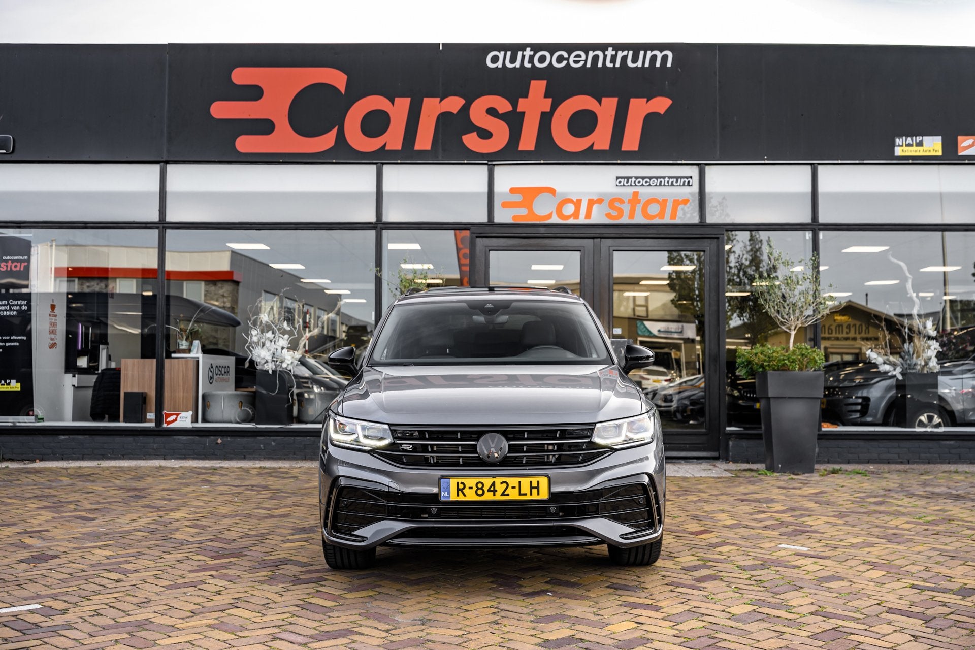 Volkswagen Tiguan Allspace 1.5 TSI R-Line Business+ 7p.|Pano, Auto's, Dealer onderhouden, Euro 6, 4 cilinders, 150 pk