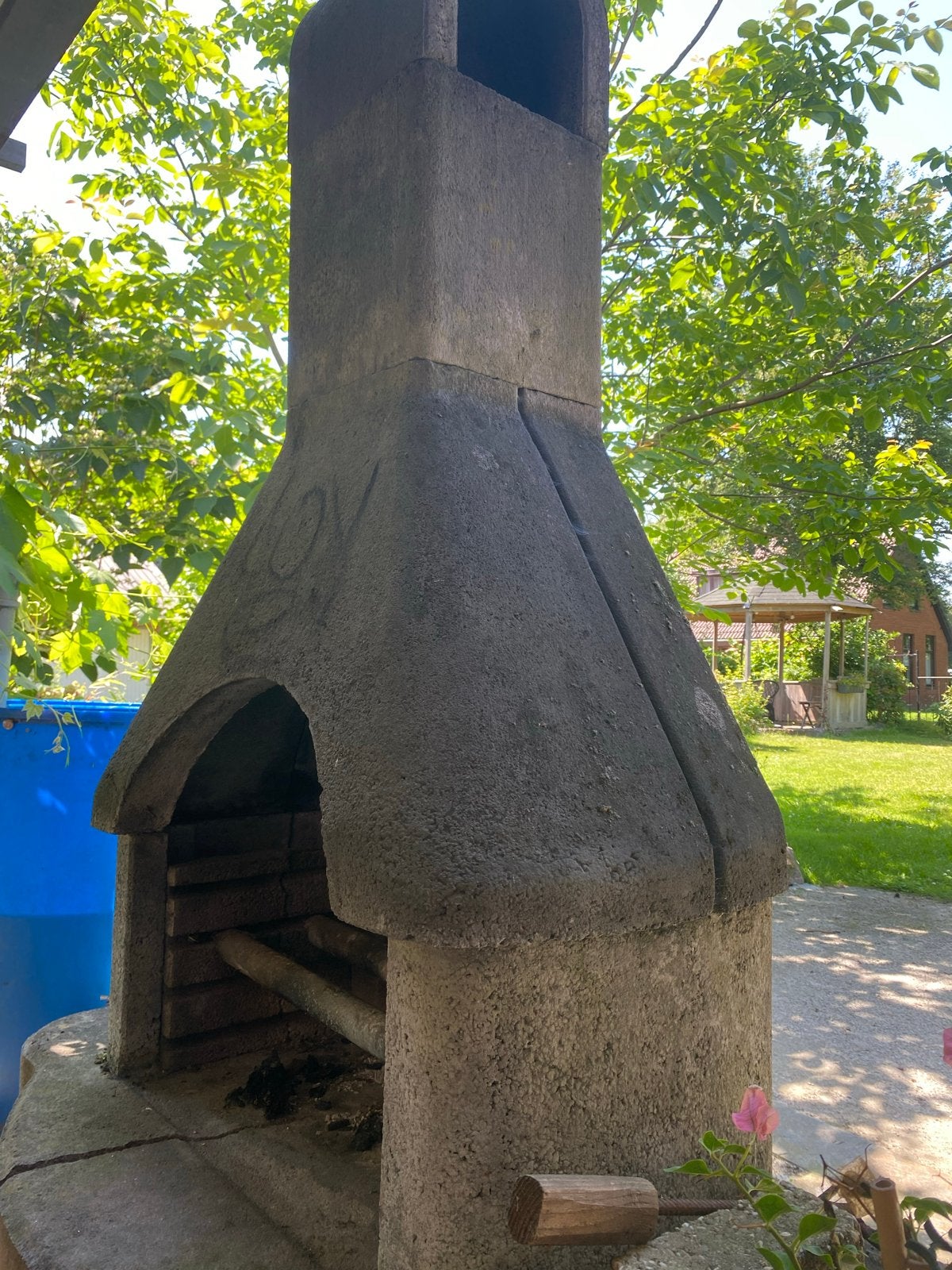 Betonnen buitenhaard/barbecue, Ophalen, Gebruikt