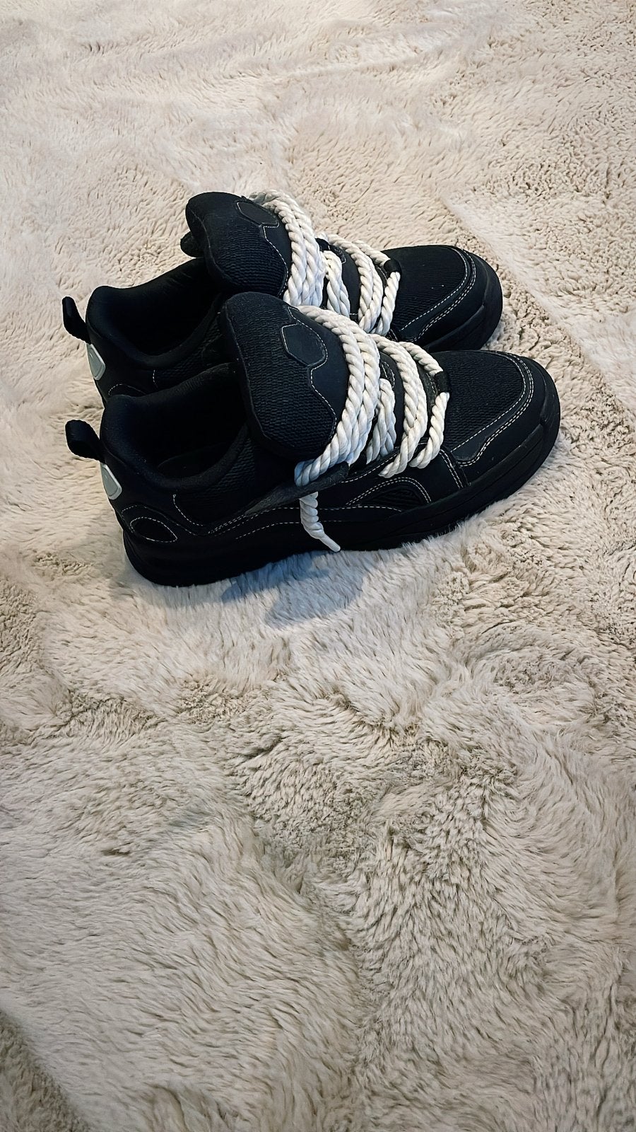Zwarte Zara sneakers met dikke witte veters, Zwart, Ophalen of Verzenden, Sneakers of Gympen, Zo goed als nieuw