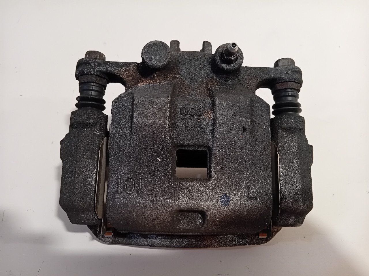 Remklauw links voor Suzuki Swift, Onderdelen@venauto.nl, Van der Ven Autorecycling B.V., Gebruikt, Ettenseweg 76, 4706 PB Roosendaal, The Netherlands