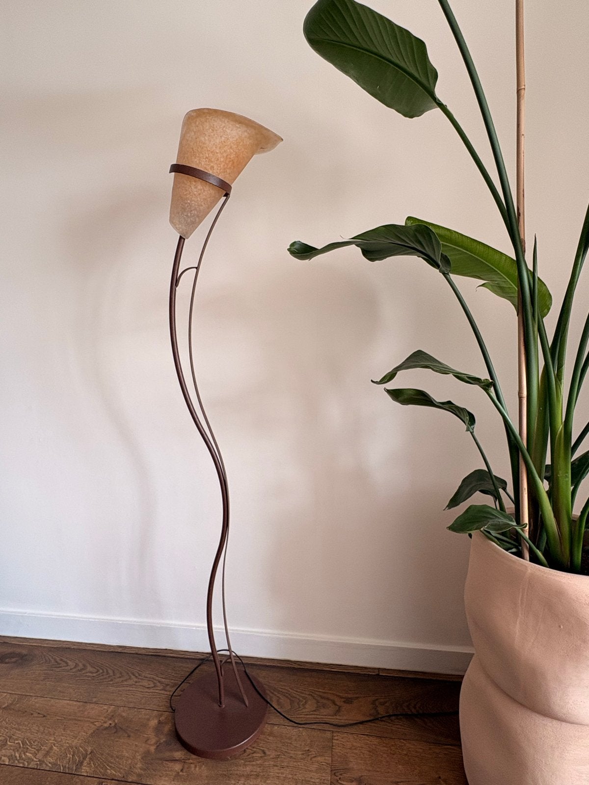 Mooie bronzen vloerlamp met glazen kelk, Gebruikt, 100 tot 150 cm, Metaal, E27 (groot)