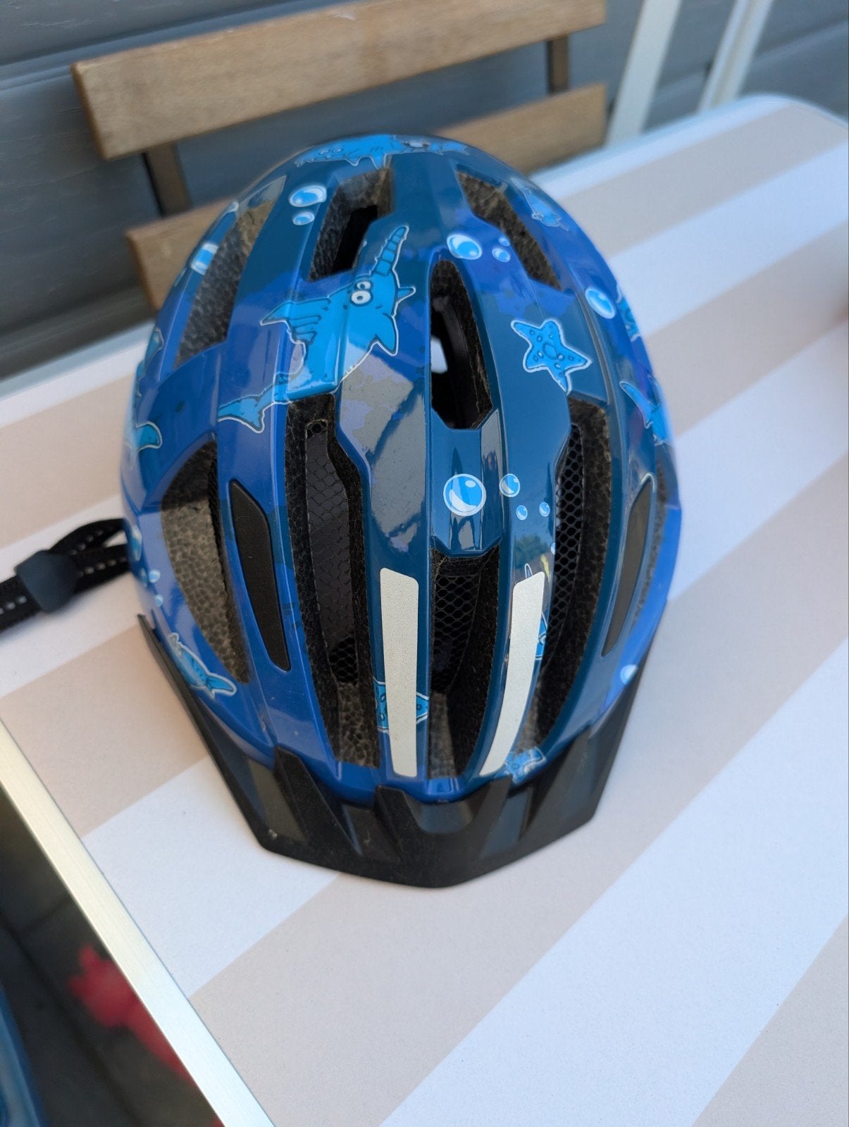Fietshelm voor kinderen met haaienprint en LED-licht, Fietsen en Brommers, Fietsaccessoires | Fietshelmen, Gebruikt, Onbekend