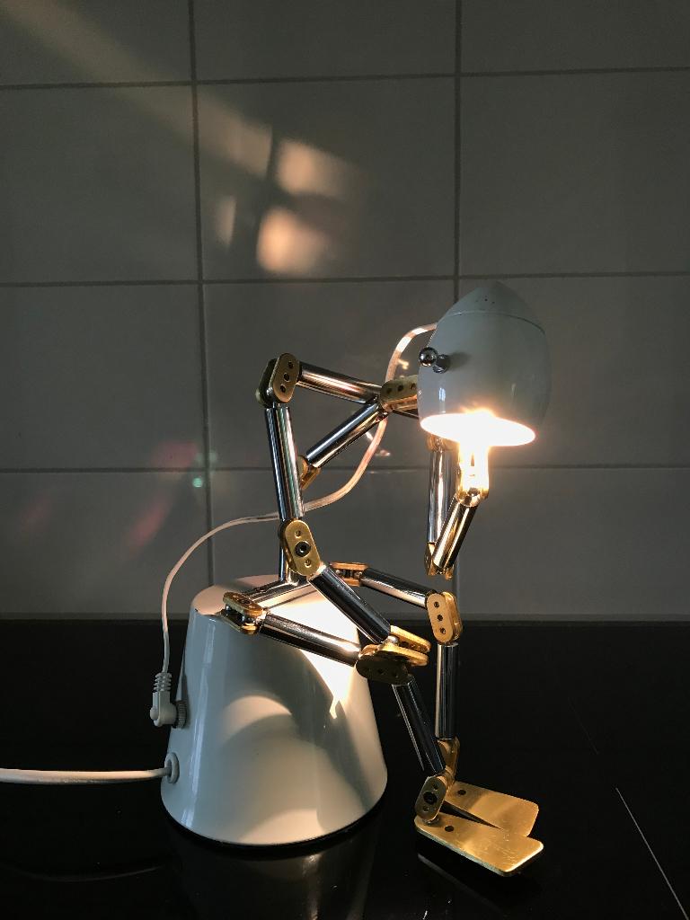 Osqar robot lampje Lamp, Ophalen, Metaal, Minder dan 50 cm, Gebruikt