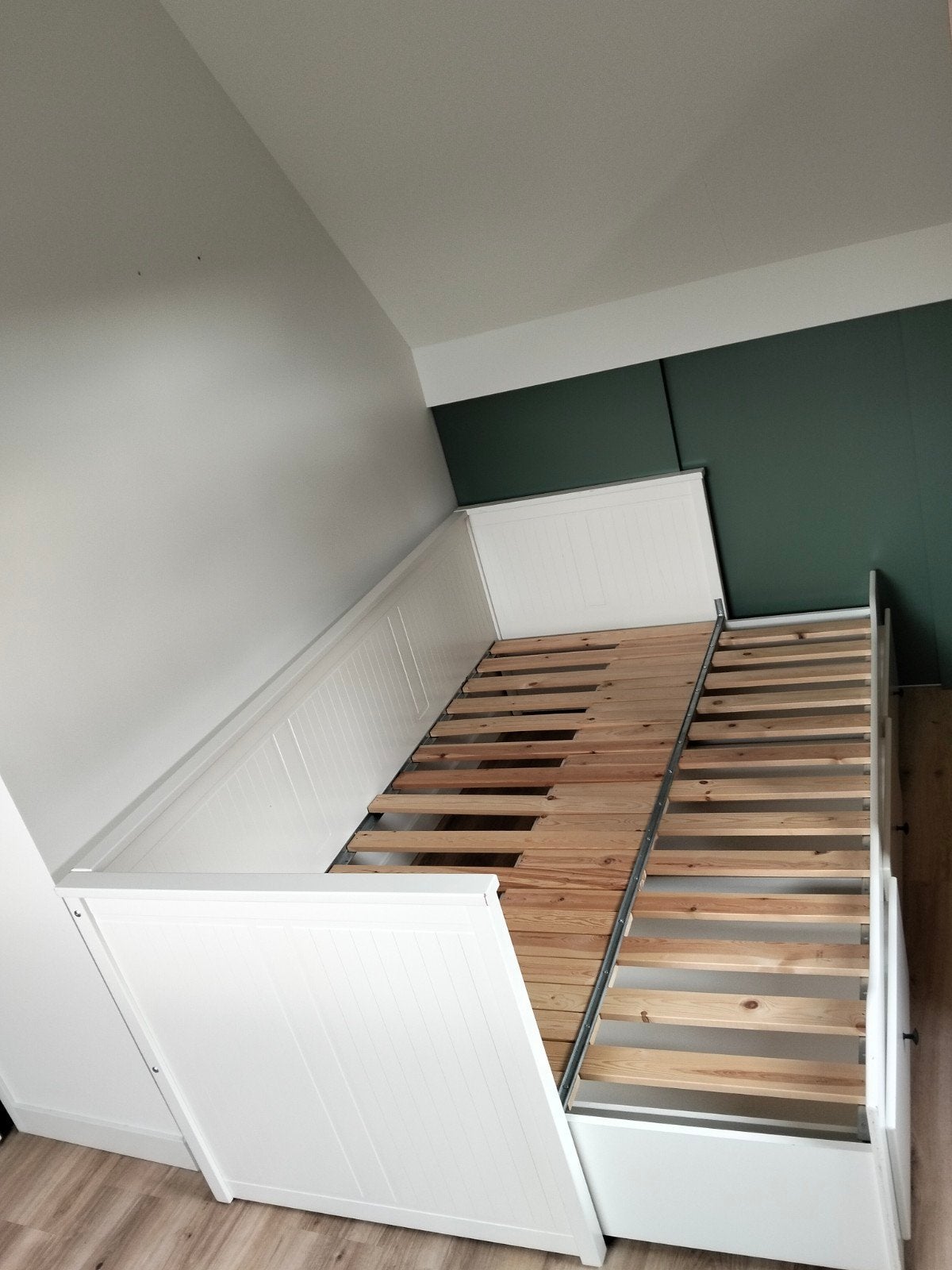 IKEA Hemnes bedbank met uitschuifbaar logeerbed en 3 lades, Ophalen, Wit, Tweepersoons, Zo goed als nieuw