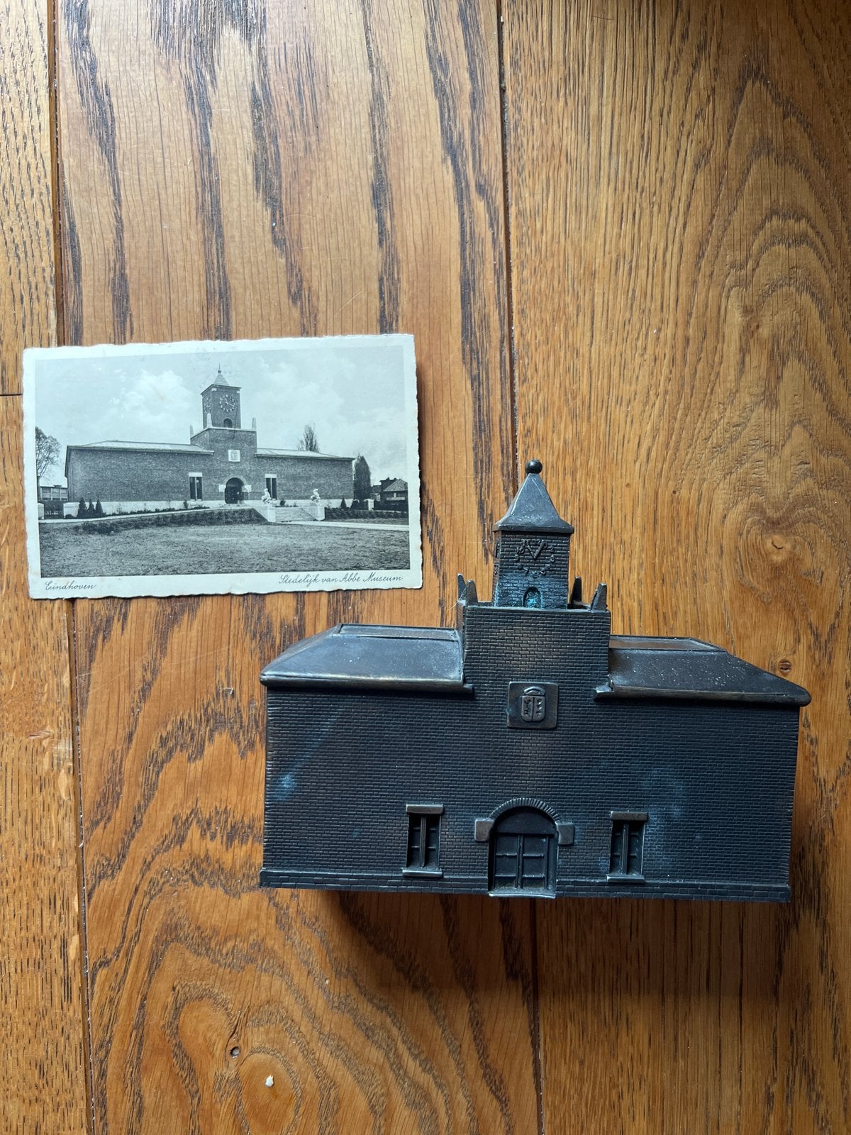 Van Abbe museum metaal replica, Ophalen of Verzenden