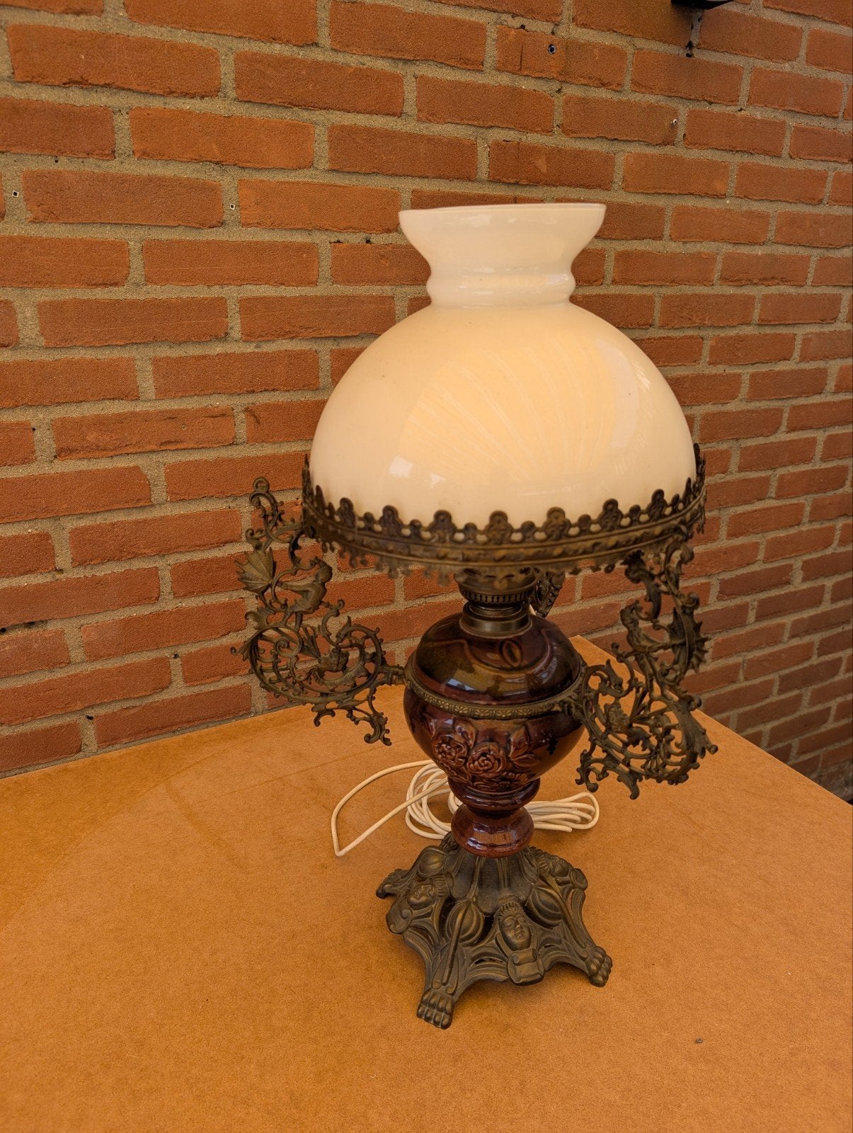 Petroleum lamp met fitting, Ophalen of Verzenden