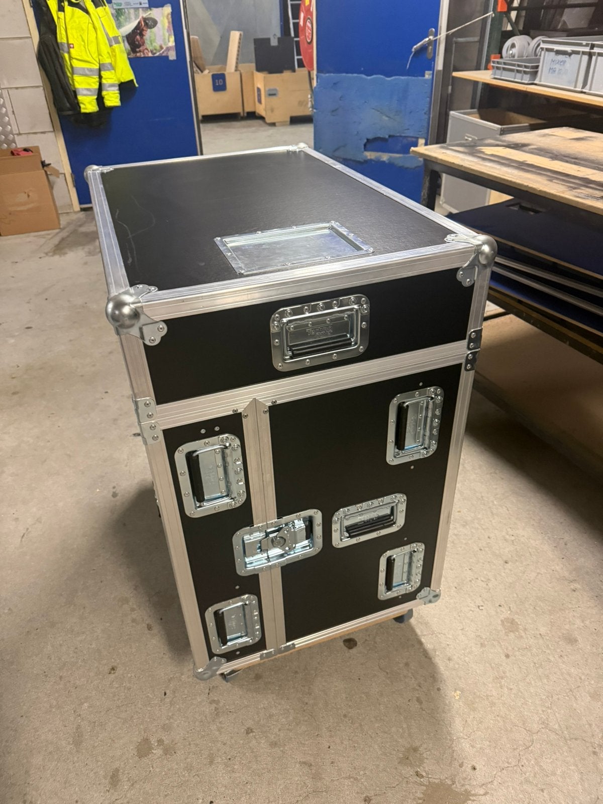 Flightcase o.a. YamahaDM7 cmpct ext bierkap optie TechnoCase, Ophalen, Nieuw, Overige instrumenten, Flightcase