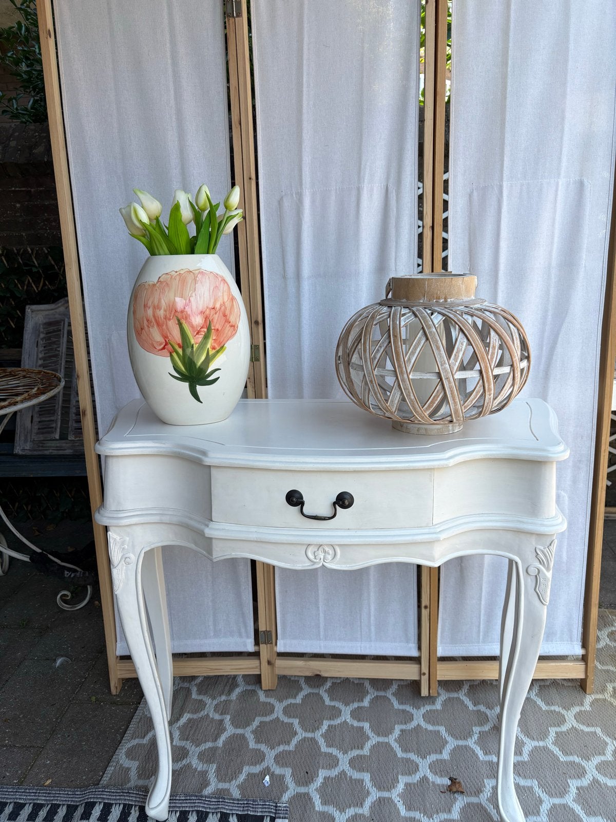 Witte sidetable met lade - Elegant en functioneel, Huis en Inrichting, Tafels | Sidetables, Gebruikt, 25 tot 50 cm, 50 tot 100 cm