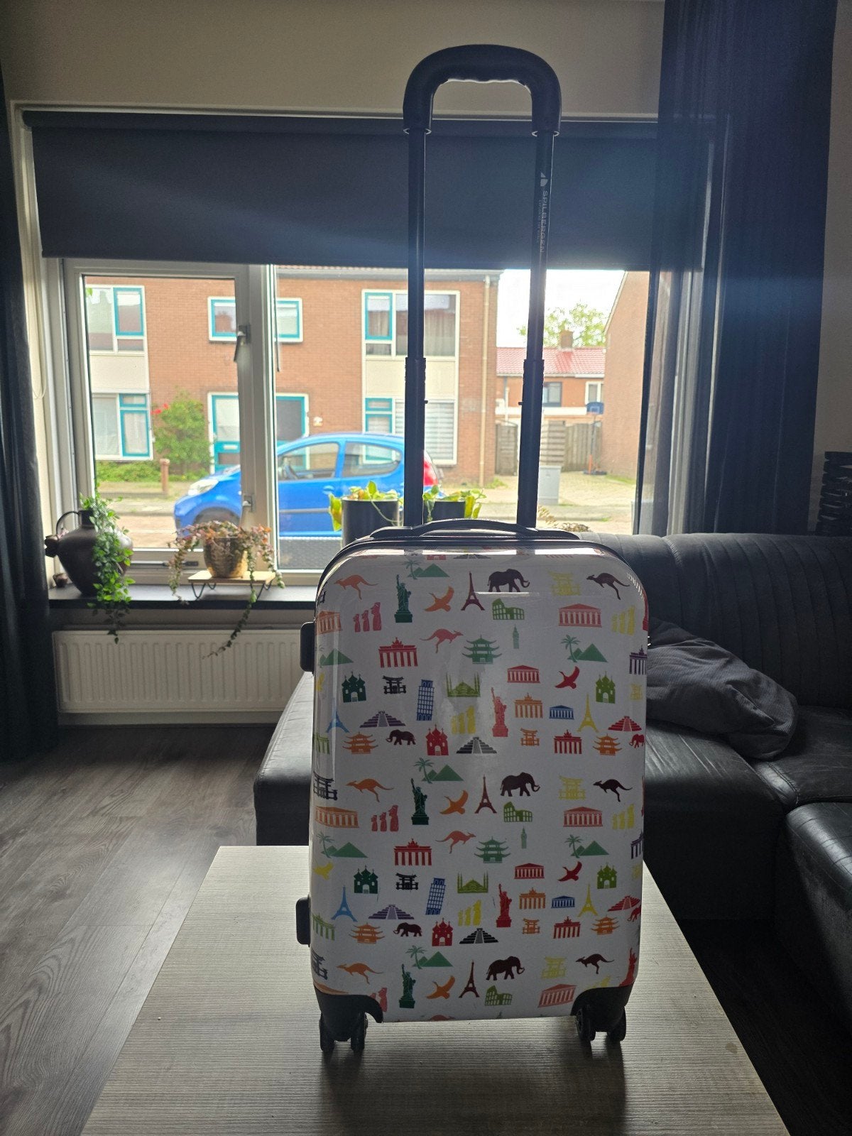 Leuke koffer met wereldsteden print, Gebruikt, 50 tot 60 cm, Hard kunststof, Ophalen of Verzenden