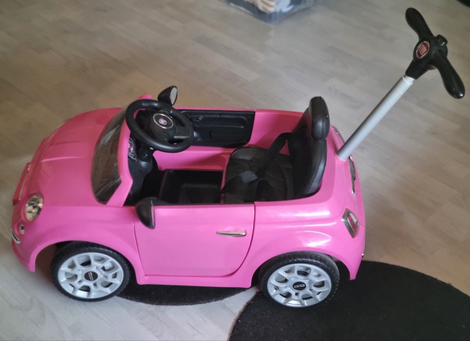 Roze Fiat 500 Loopauto met Duwstang en veiligheidsriem, Ophalen, Gebruikt, Loopvoertuig