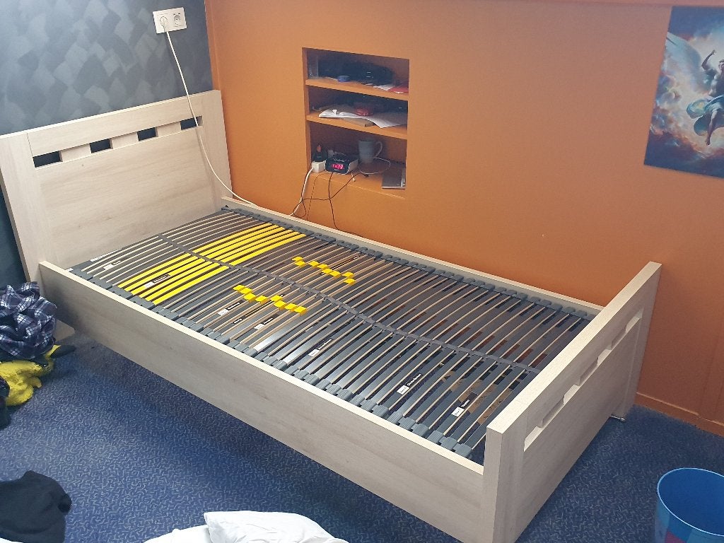 Complete slaapkamer set 1-persoons – bed, kast & nachtkastje, Ophalen, Zo goed als nieuw, Eenpersoons, Modern