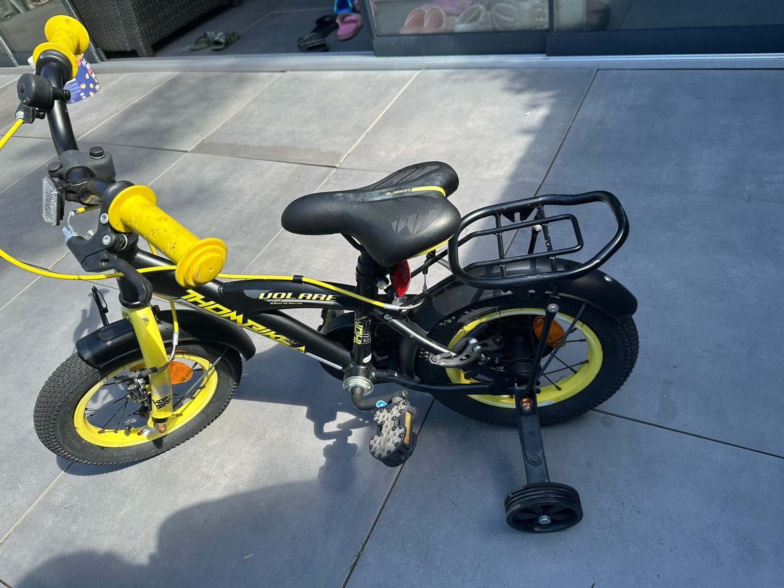 Zo goed als nieuwe 12 inch kinderfiets met zijwieltjes, Zijwieltjes, Velgrem, Ophalen of Verzenden, Minder dan 16 inch