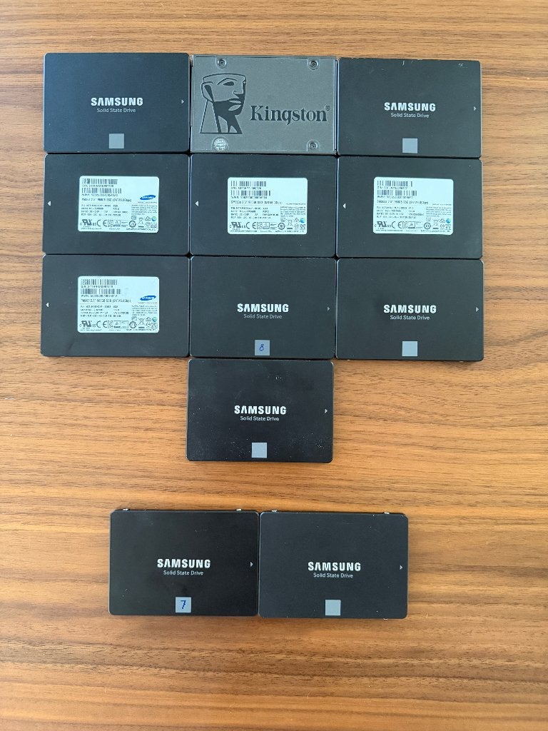 12 verschillende SSDs van Samsung en Kingston. tot 2TB, Intern, 2TB, Gebruikt, Samsung SSD