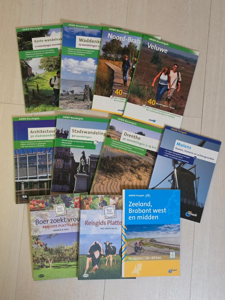 ANWB Gidsen: 9 Wandelgidsen & 2 Fietsgidsen (11 stuks), Fiets- of Wandelgids, Ophalen of Verzenden, Zo goed als nieuw, ANWB