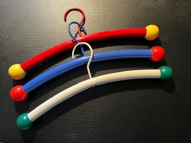 kledinghangers metaal 3 st, kinderkamer vintage Ikea Memphis, Ophalen of Verzenden, Zo goed als nieuw, Overige typen