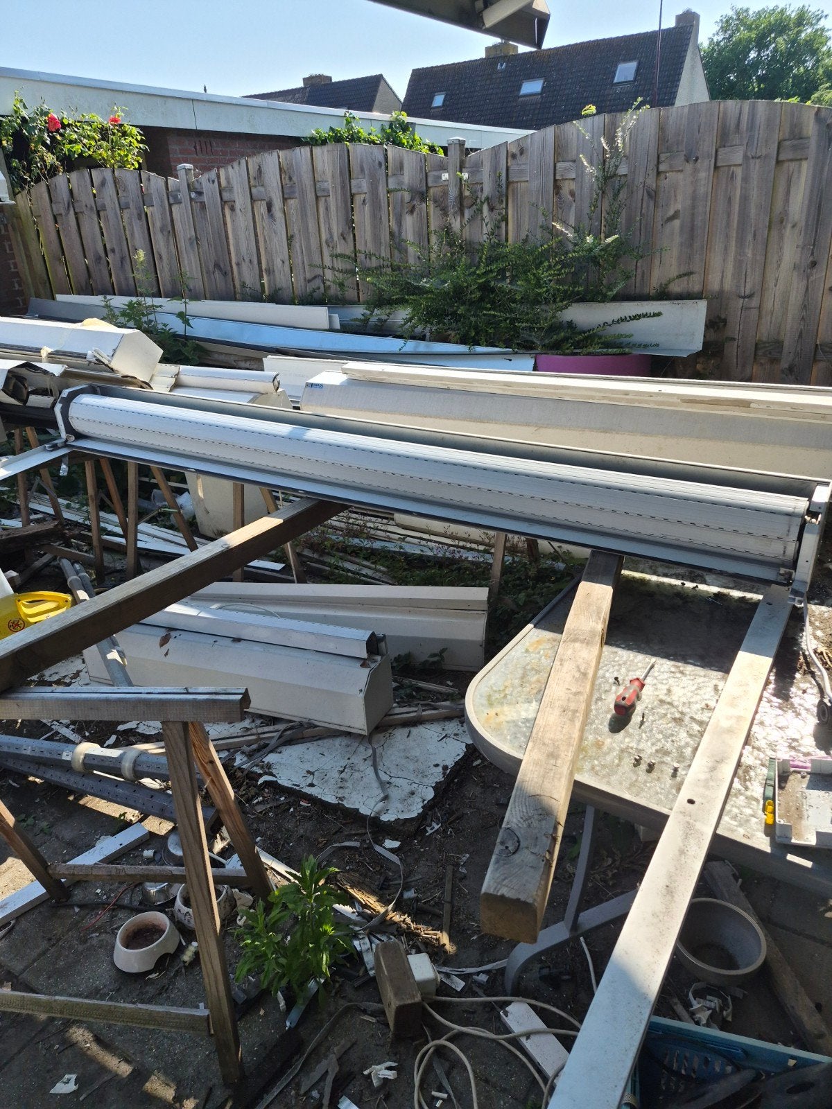 Gebruikt elektrisch wit rolluik 303x197 cm nagezien, Doe-het-zelf en Verbouw, Rolluiken, Ophalen, Gebruikt, Wit, 200 cm of meer