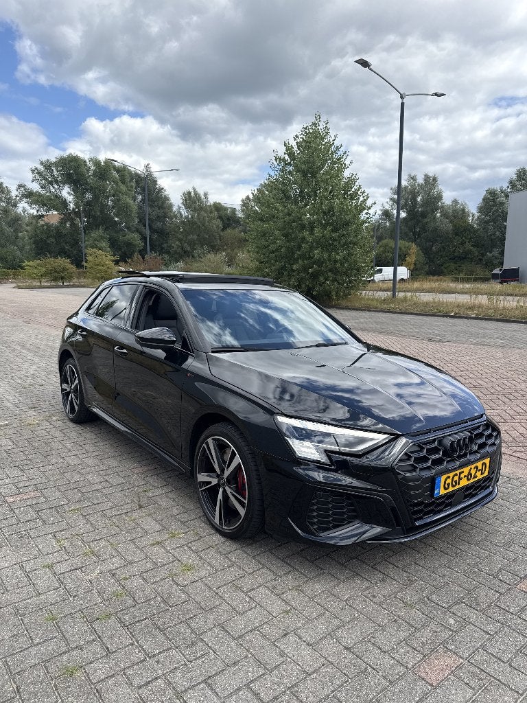 Audi A3 Sportback 45 Tfsi e S edition competition BOMVOL!, Auto's, Audi, Zwart, 4 cilinders, Navigatiesysteem, Zwart
