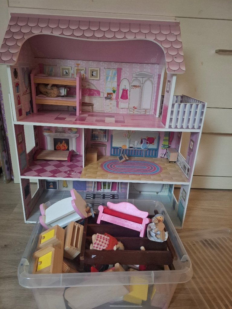 Groot poppenhuis met veel meubels en poppetjes, Verzamelen, Ophalen, Gebruikt, Poppenhuis