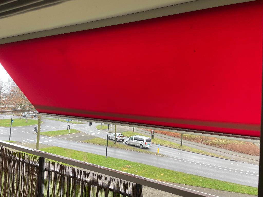 Elektrisch Uitvalscherm / Zonnescherm 440cm Breed Rood doek, Ophalen, Gebruikt, Elektrisch, 250 cm tot 450 cm