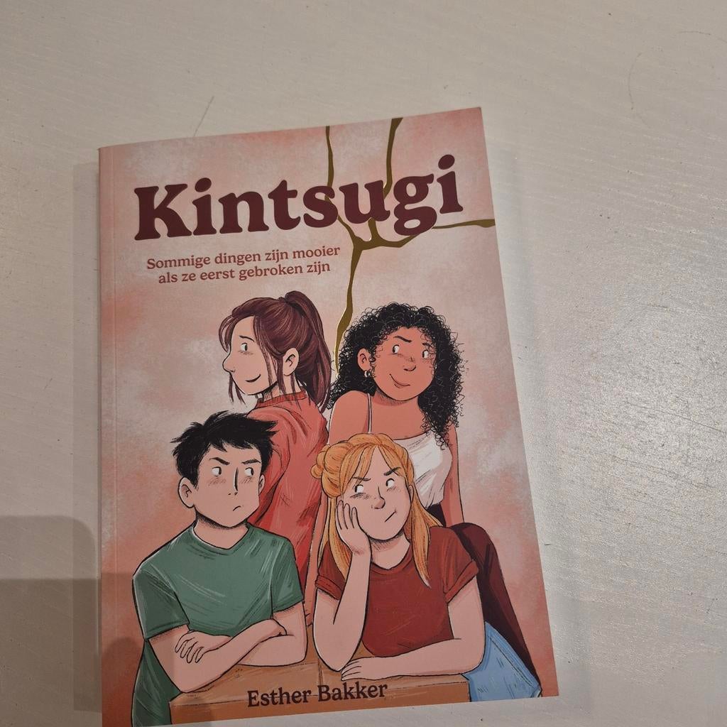 Kintsugi - Esther Bakker (Jeugdboek), Ophalen of Verzenden, Zo goed als nieuw, Esther Bakker
