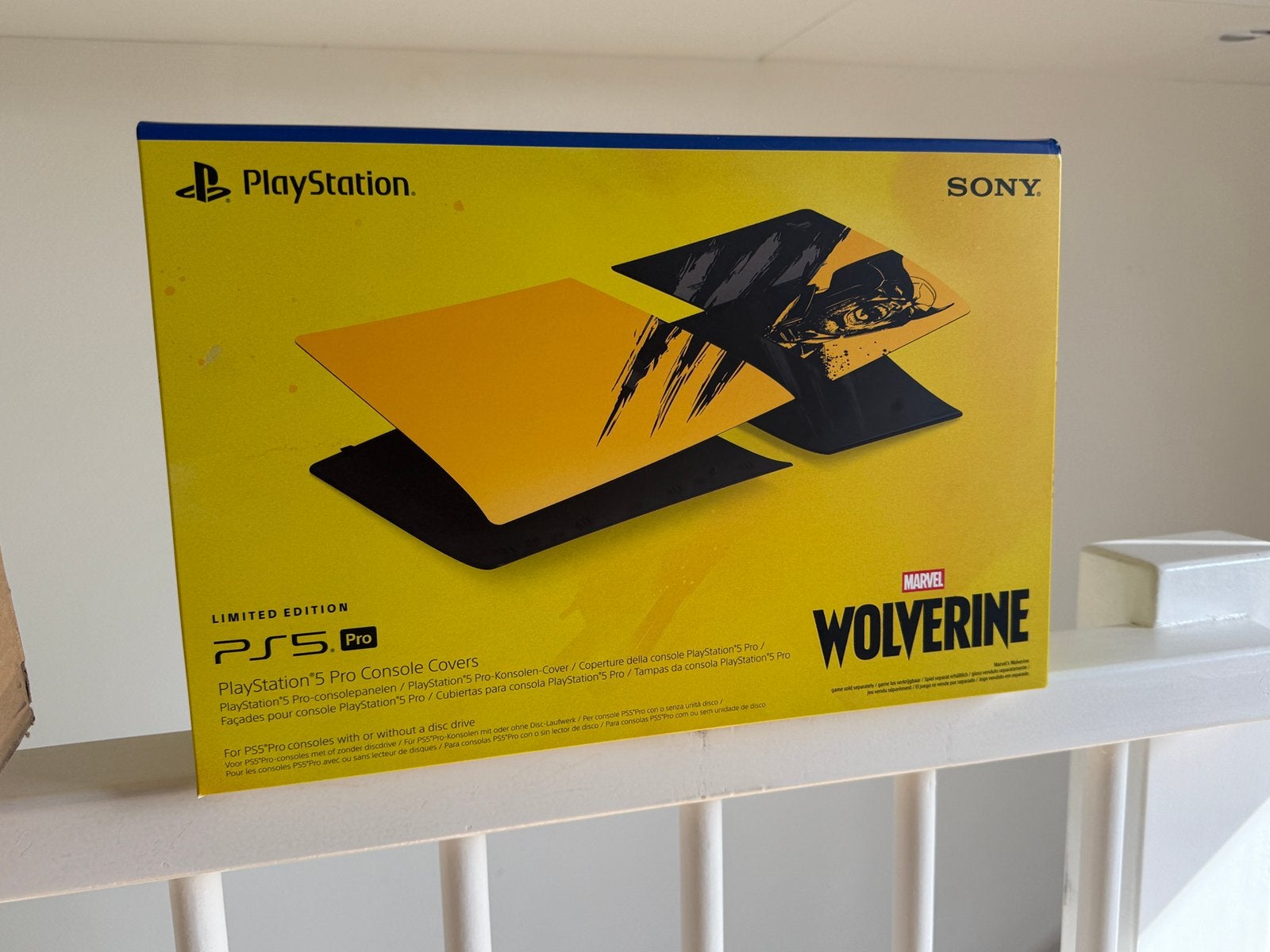 Playstation 5 Pro Covers Wolverine Battle Yellow Limited PS5, Ophalen of Verzenden, Nieuw, Controller, PlayStation 1
