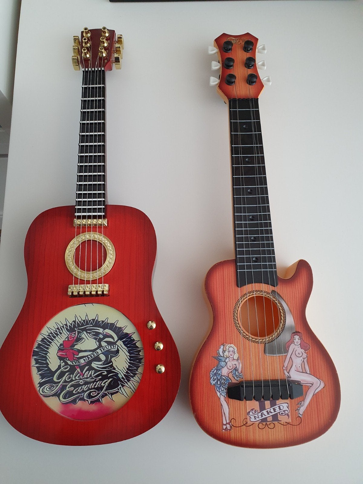 Decoratieve gitaren: Golden Earring & Naked Truth, Muziek en Instrumenten, Ophalen, Gebruikt, Overige typen