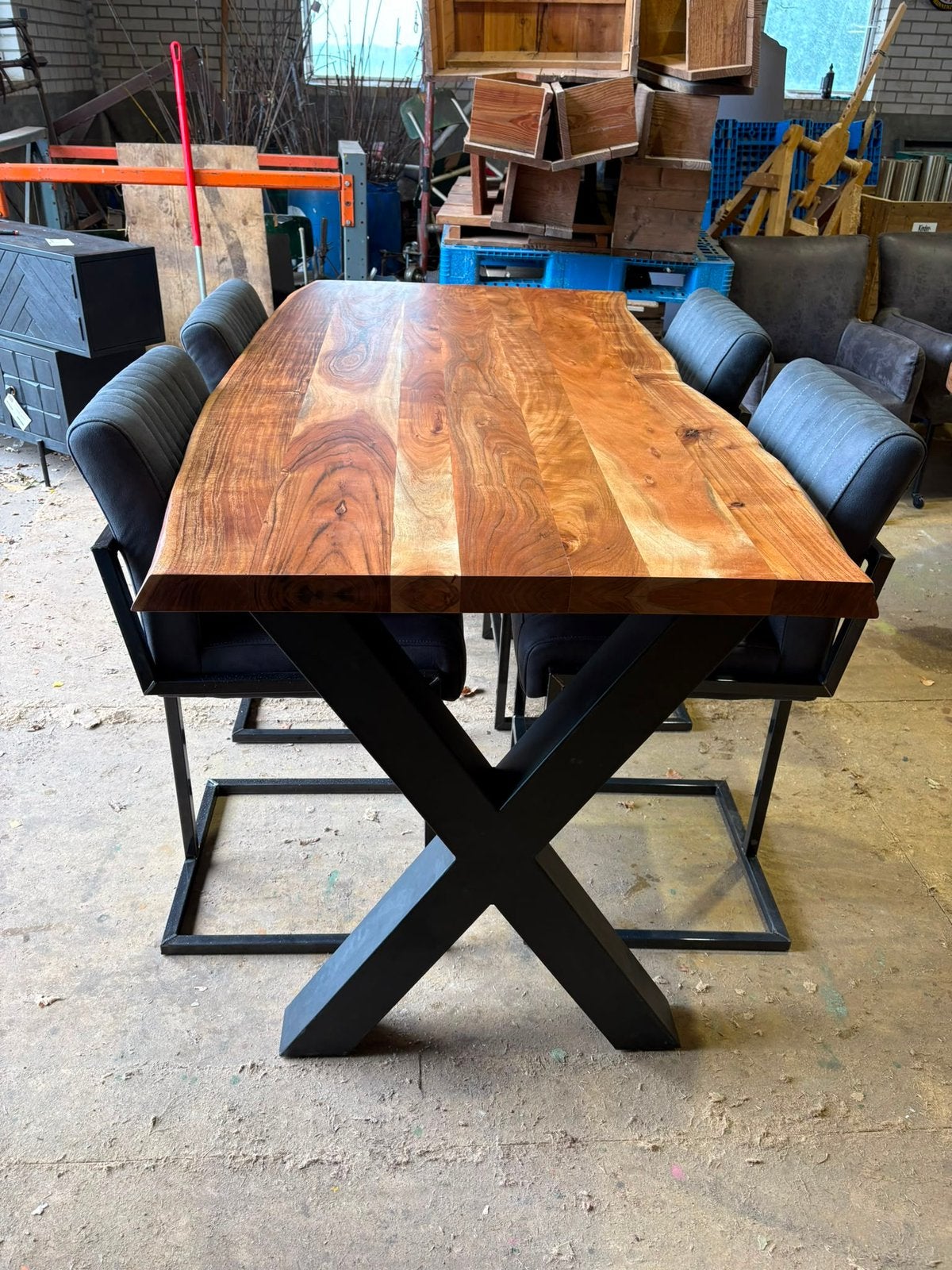 Nieuwe bartafel met vier stoelen €900,-, Ophalen, Nieuw