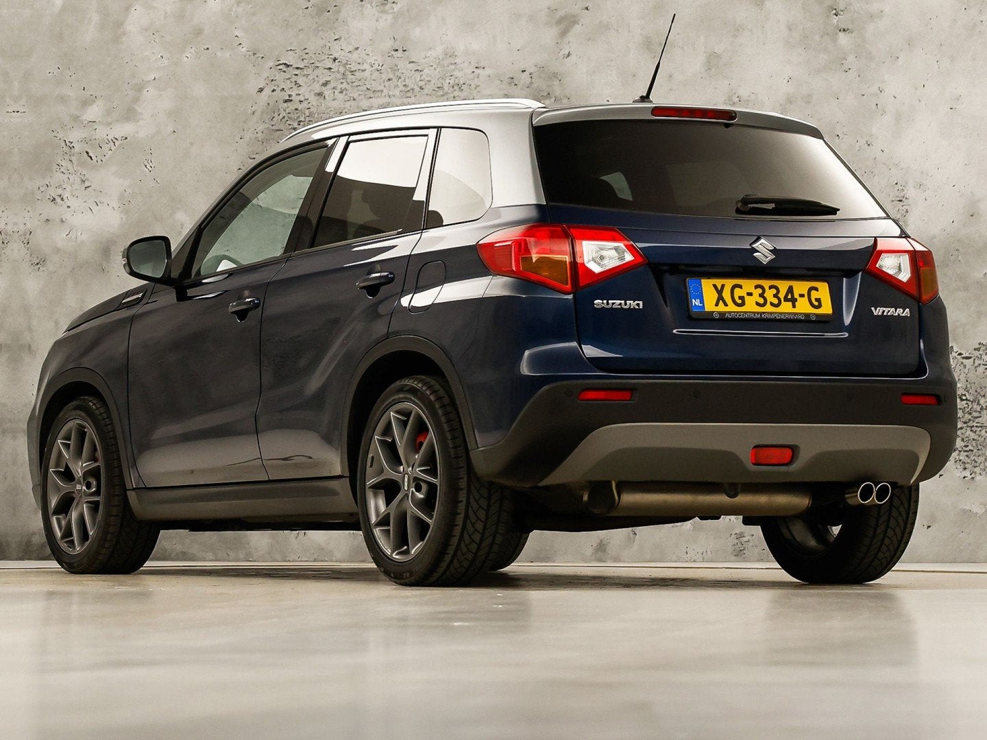 Suzuki Vitara 1.6 Experience Deluxe (PANORAMADAK, NAVIGATIE,, Voorwielaandrijving, 4 cilinders, Handgeschakeld, 19 km/l