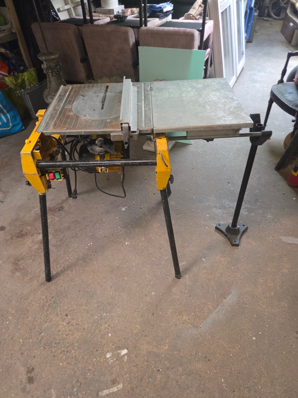 Dewalt Zaagtafel Flip Tafelzaag & Afkortzaag met Onderstel, Ophalen, Gebruikt, 70 mm of meer, Dewalt