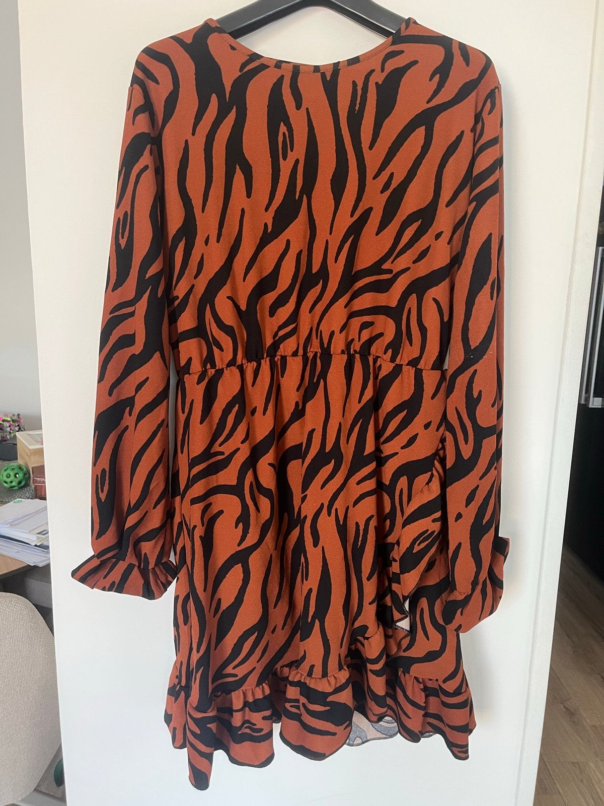Nieuwe Supertrash jurk met tijgerprint - Bruin/Oranje, Kleding | Dames, Ophalen of Verzenden, Nieuw, Maat 46/48 (XL) of groter