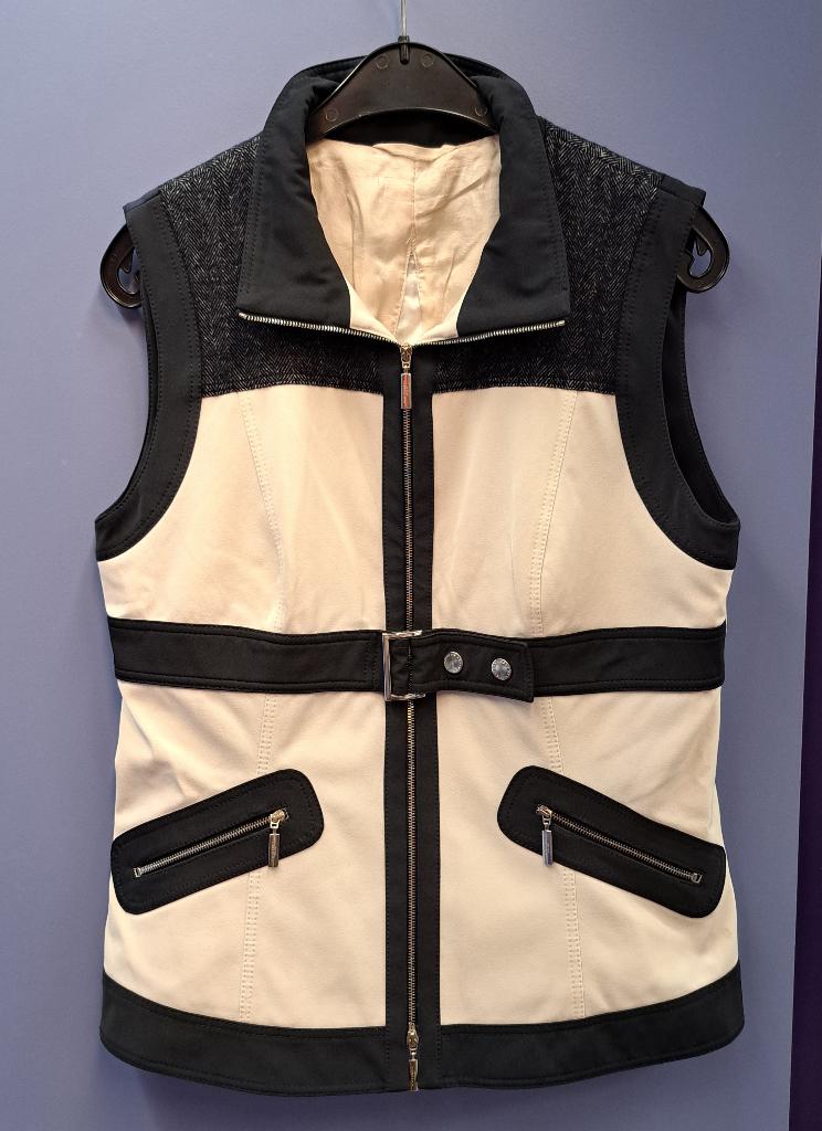 Blacky Dress mouwloos vest/ bodywarmer blauw creme M 50290, Maat 38/40 (M), Blacky Dress, ., Zwart
