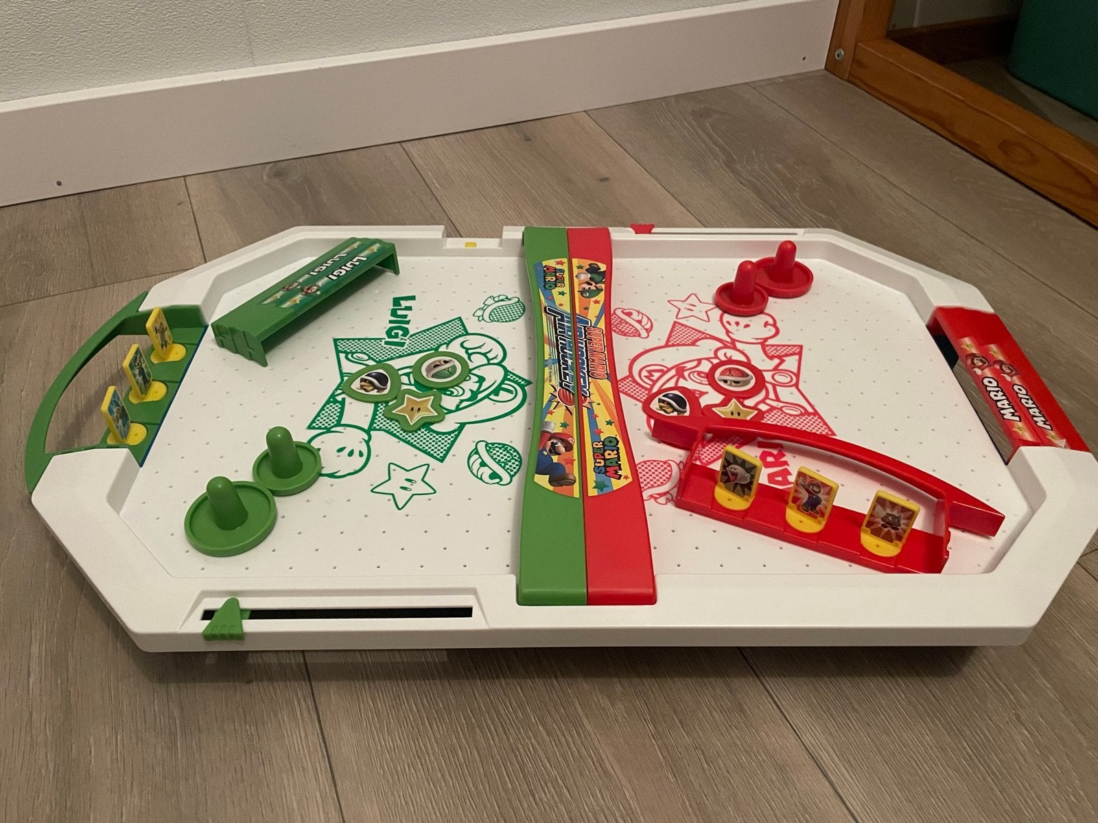 Super Mario Air Hockey Tafelspel - Zo goed als nieuw, Ophalen of Verzenden, Zo goed als nieuw, Jongen of Meisje
