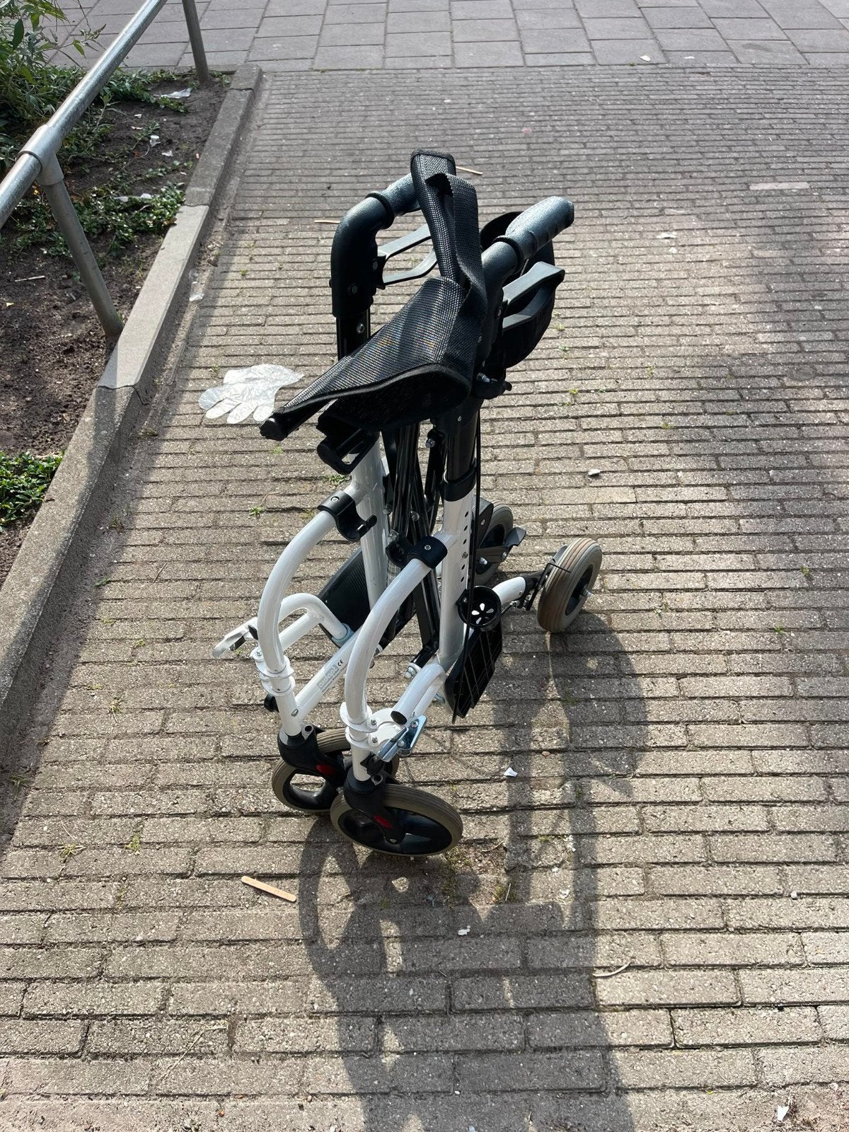 2 in 1 transport rolstoel, Ophalen