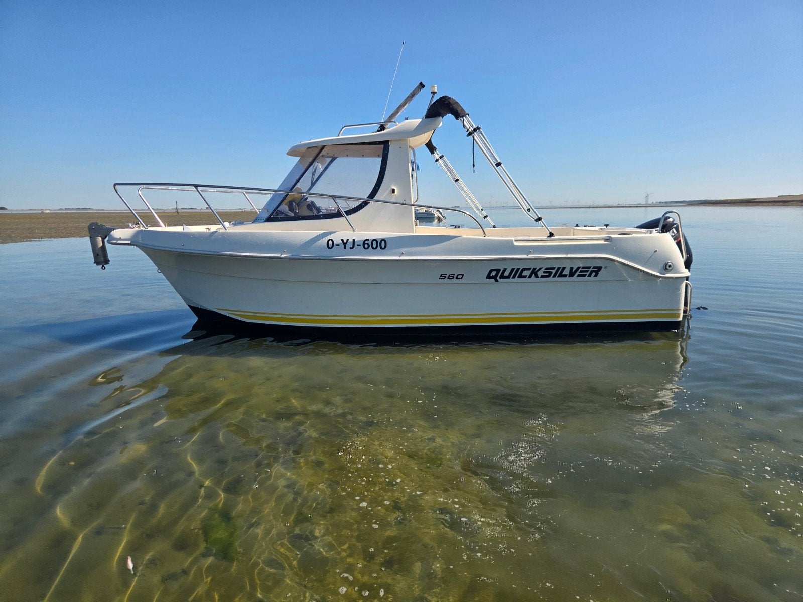 Quicksilver Pilothouse 560 met 90pk Suzuki en trailer, Benzine, Buitenboordmotor, Ophalen of Verzenden, Visboot
