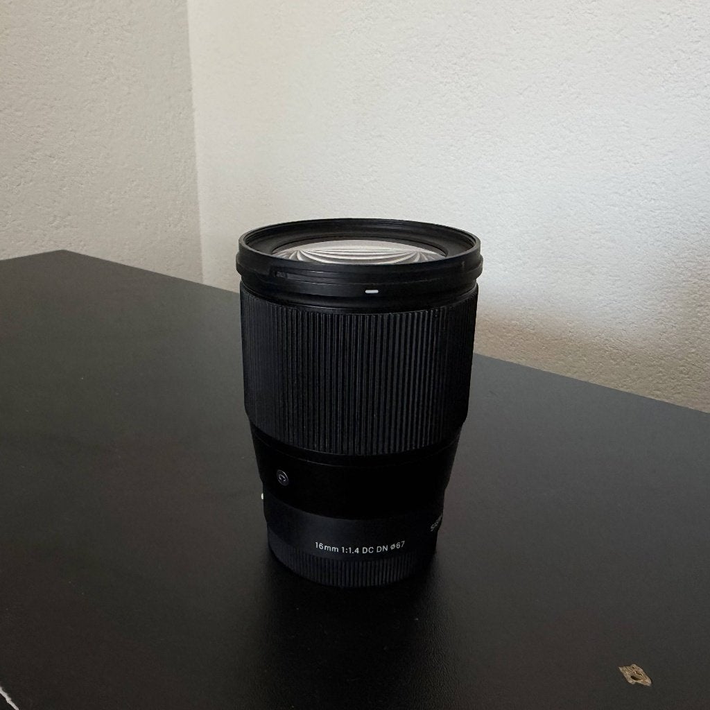 Sigma 16mm f/1.4 DC DN Sony E-mount Prime Lens, Ophalen of Verzenden, Gebruikt, Groothoeklens