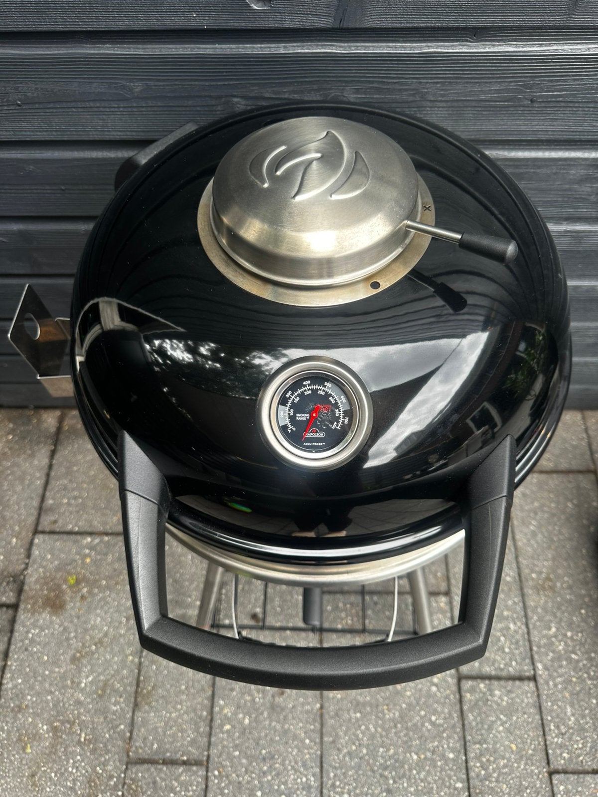 Napoleon PRO18 houtskoolbarbecue 47 cm, Ophalen, Zo goed als nieuw, Met accessoires