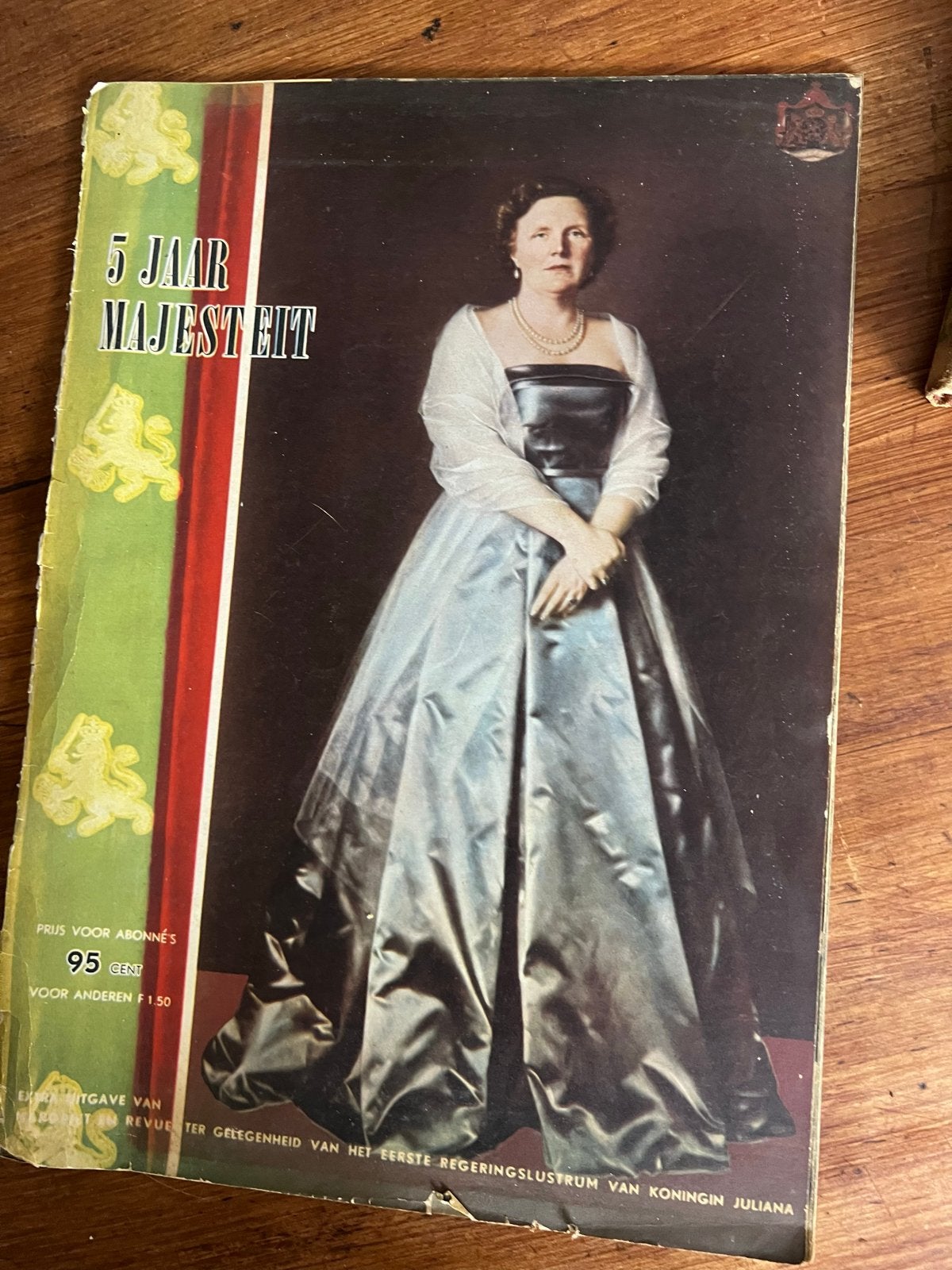 5 Jaar Majesteit: Koningin Juliana Revue (1953), Ophalen of Verzenden, Gebruikt, Nederland, Tijdschrift of Boek
