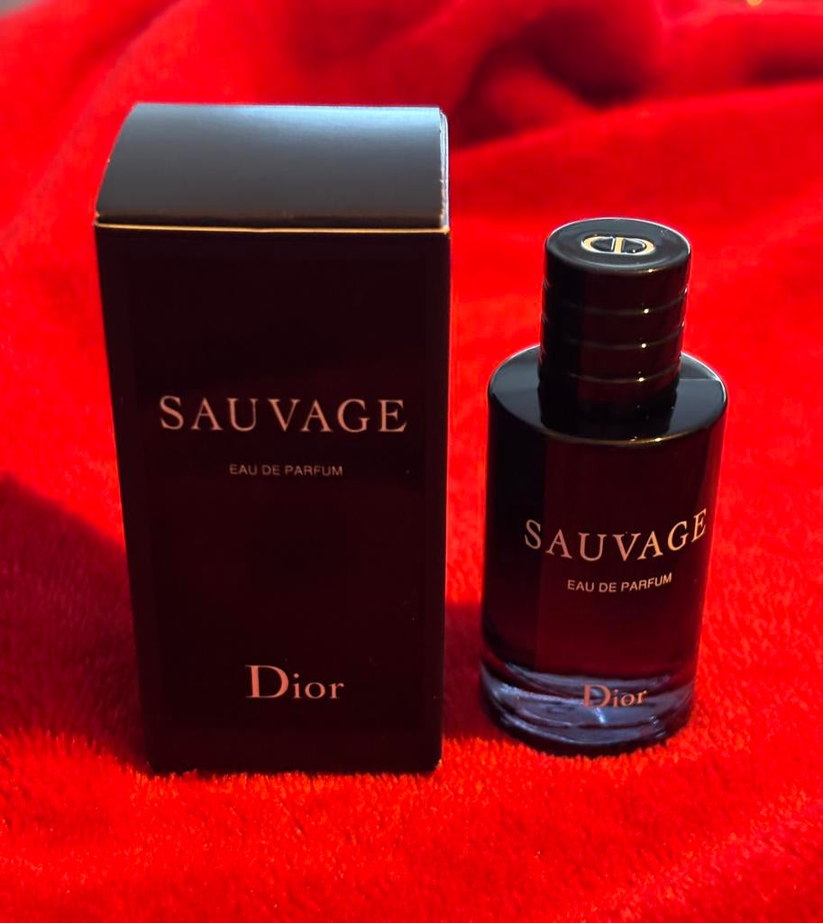 Sauvage eau de parfum miniatuur, Sieraden, Tassen en Uiterlijk, Uiterlijk | Parfum, Ophalen of Verzenden, Nieuw