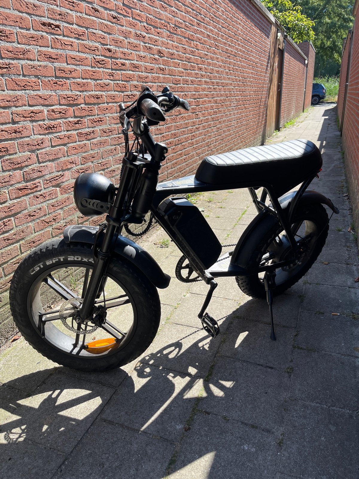 Stoere Fatbike E-bike - Zwart V8, Zo goed als nieuw, Minder dan 47 cm, 30 tot 50 km per accu, Ophalen
