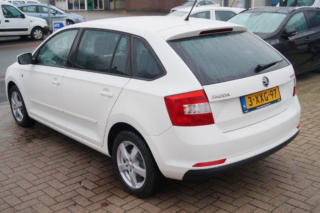 Skoda Rapid Spaceback 1.2 TSI Ambition business | NAVI, Auto's, Euro 5, Gebruikt, 4 cilinders, Origineel Nederlands