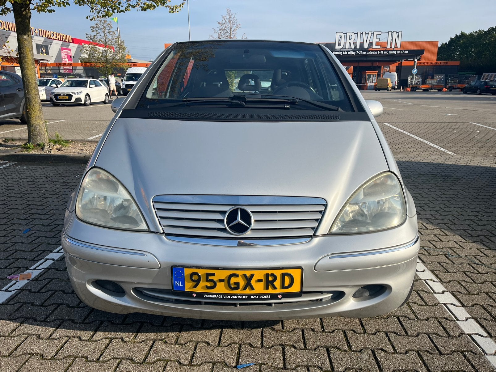 Mercedes-Benz A-Klasse 1.4 A140 AUT 2001 Grijs, Auto's, 40 €/maand, 4 cilinders, 400 kg, Origineel Nederlands