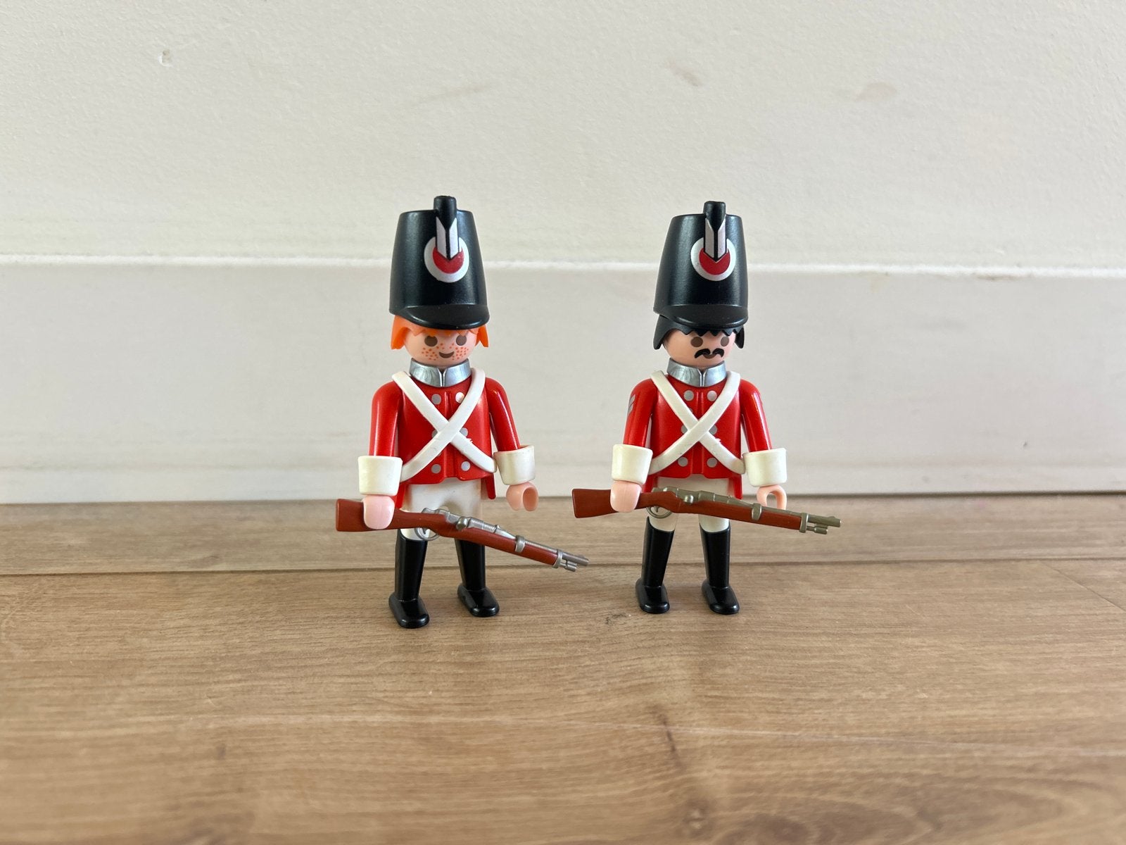 Playmobil Britse soldaten met geweer (2 stuks), Ophalen of Verzenden, Gebruikt, Jongen of Meisje