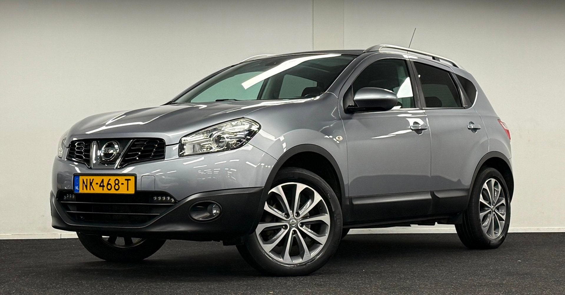 Nissan Qashqai 2.0 Connect Edition*Panodak*Trekhaak*Camera*, Auto's, Stof, Gebruikt, Zwart, 4 cilinders