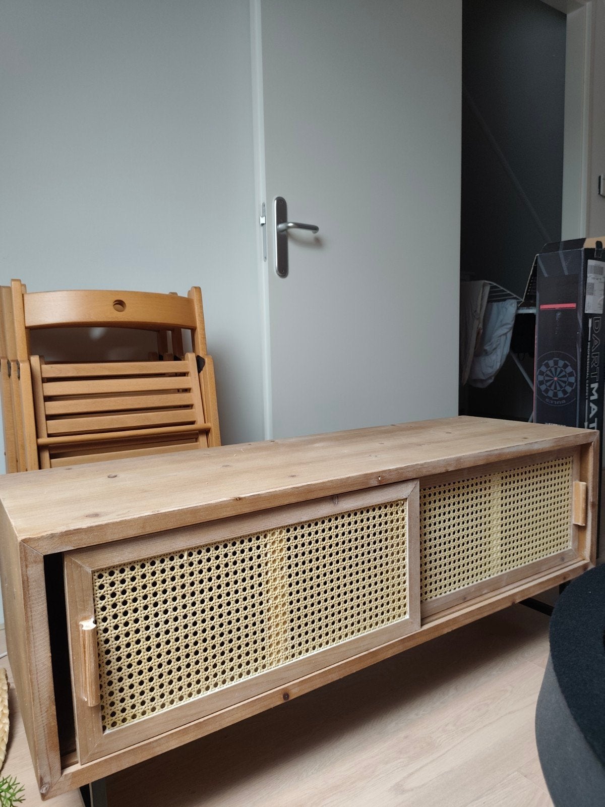 Houten TV-meubel met rotan schuifdeuren, Ophalen, Gebruikt, 100 tot 150 cm, Bohemian, Natuurlijk