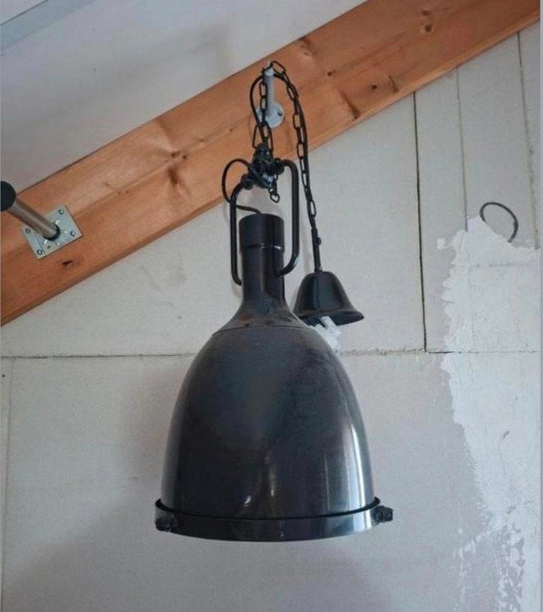 Z.g.a.n. metalen hanglamp aan ketting, Huis en Inrichting, Zo goed als nieuw, Metaal, Industrieel, E27 (groot)