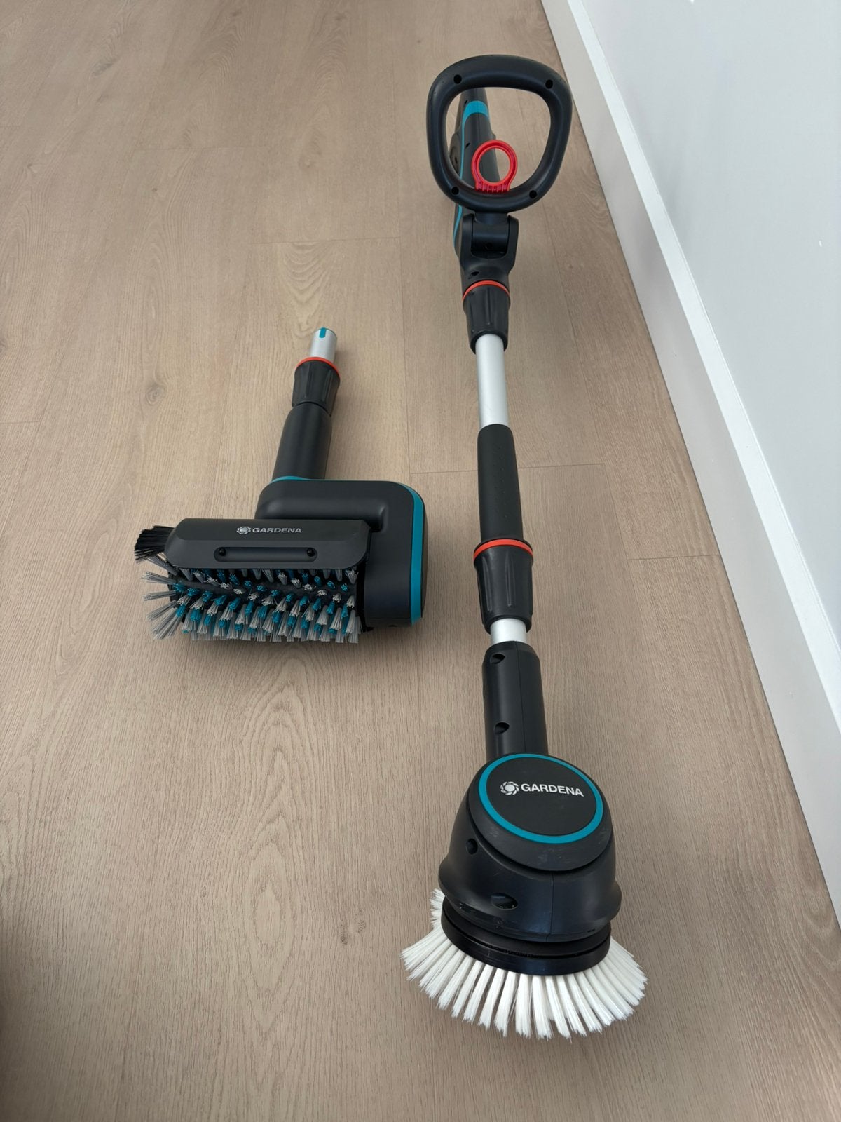 Gardena Accu Multireiniger AquaBrush Universal 04/18V P4A, Ophalen of Verzenden, Zo goed als nieuw, Accu