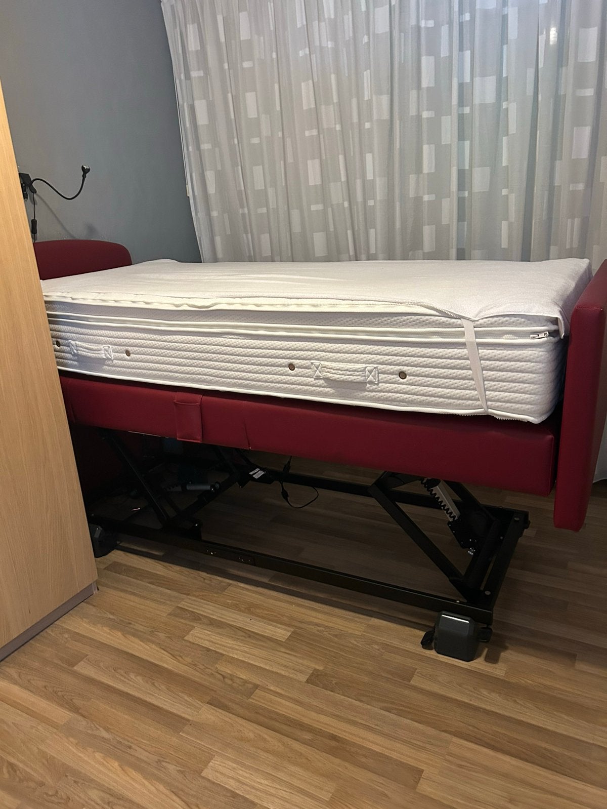 Hoog laag bed van Well Fair 90x 200, Ophalen, Eenpersoons, Hout, 90 cm