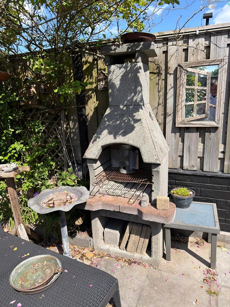 Stenen barbecue voor gezellige zomeravonden, Tuin en Terras, Tuinhaarden, Zo goed als nieuw, Ophalen